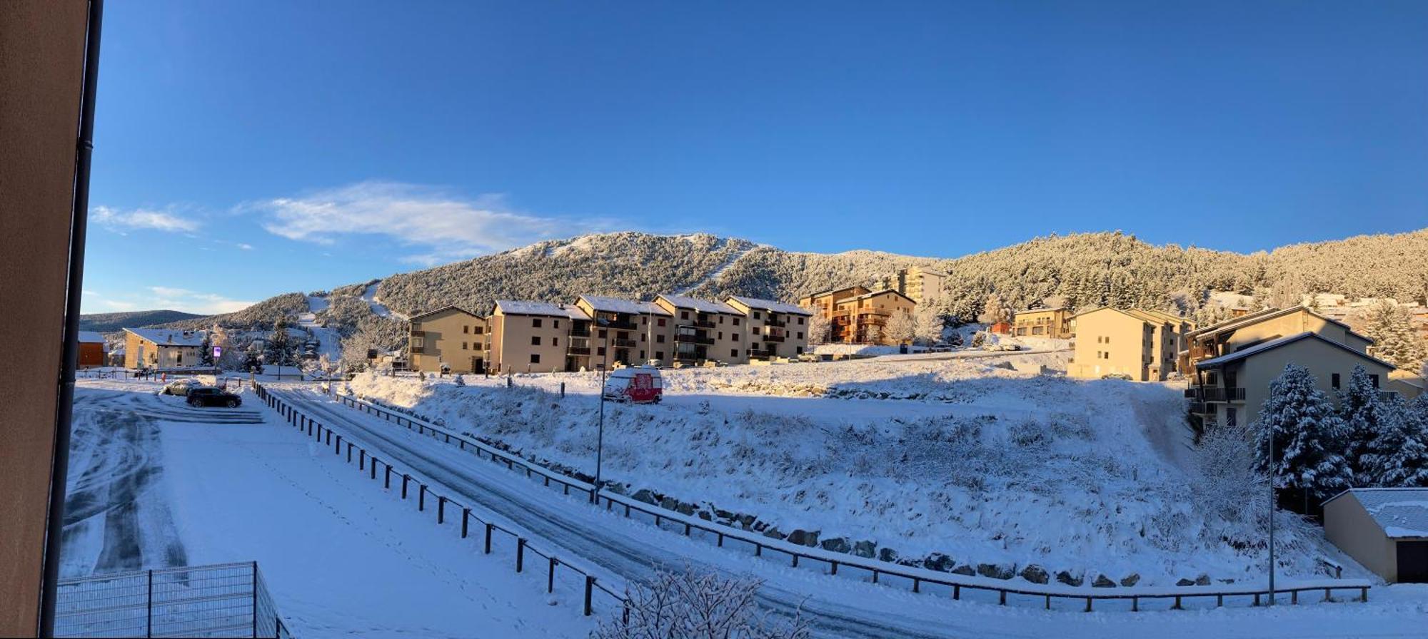 Entre Lacs Et Montagnes 莱桑格勒 外观 照片